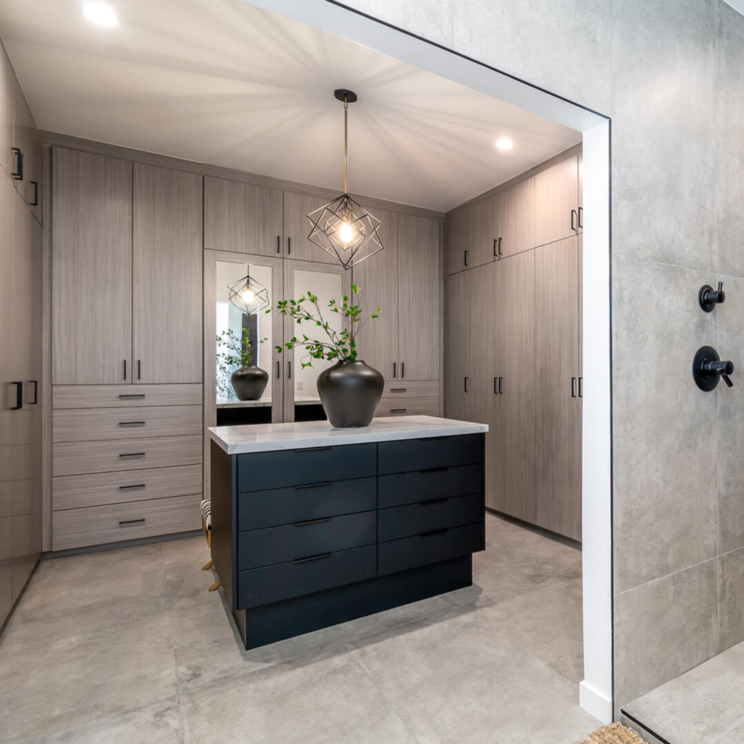 GOLDENLINE CONSTRUCTION - PRIMARY BATHROOM & WALK IN CLOSET RENOVATION IN LOS ANGELES