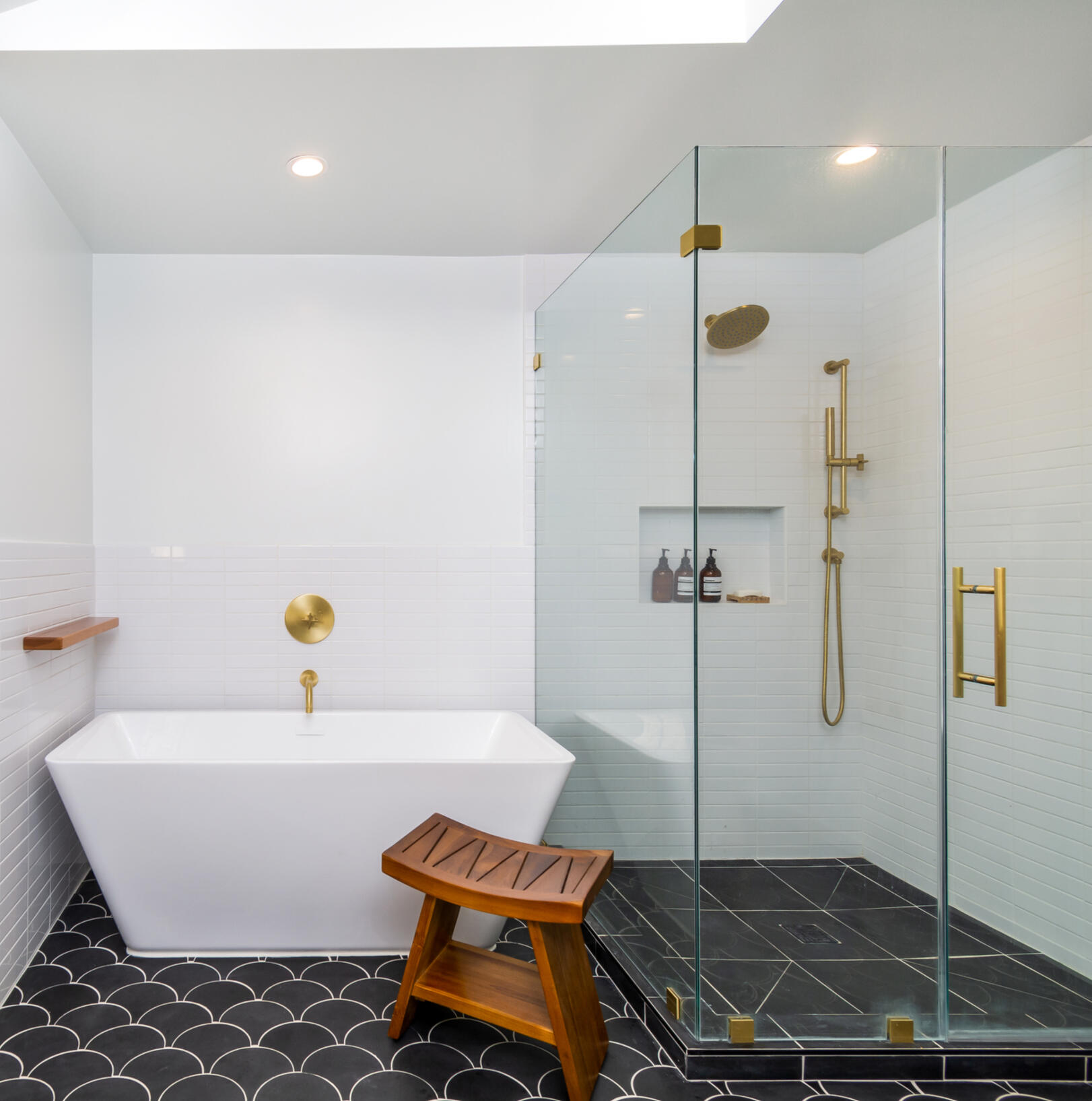 GOLDENLINE CONSTRUCTION - BATHROOM RENOVATION IN LOS FELIZ