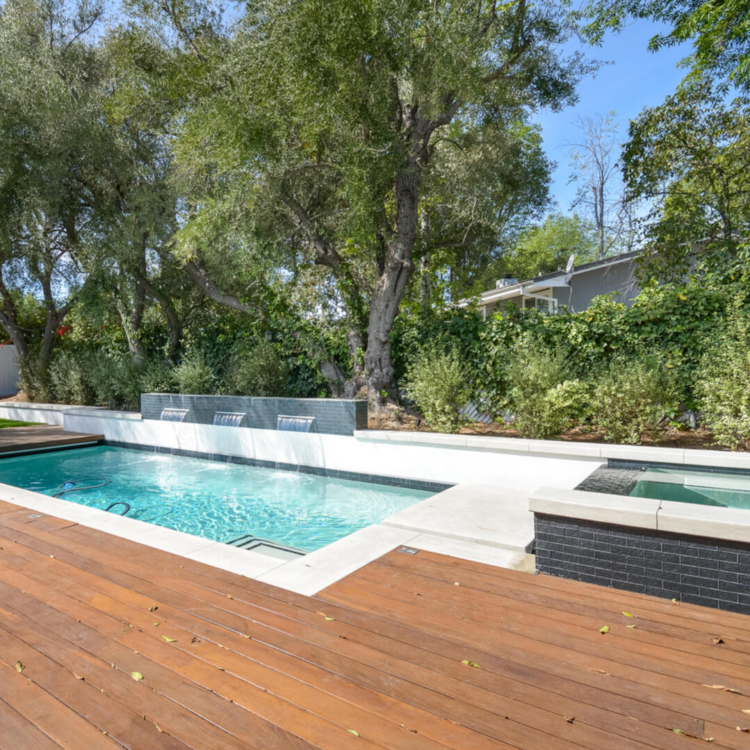 GOLDENLINE CONSTRUCTION - POOL & BACKYARD REMODELING IN WOODLAND HILLS, CA